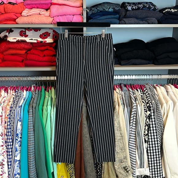 Zara Woman navy/white pinstriped knit cropped trousers size XS - Picture 1 of 3